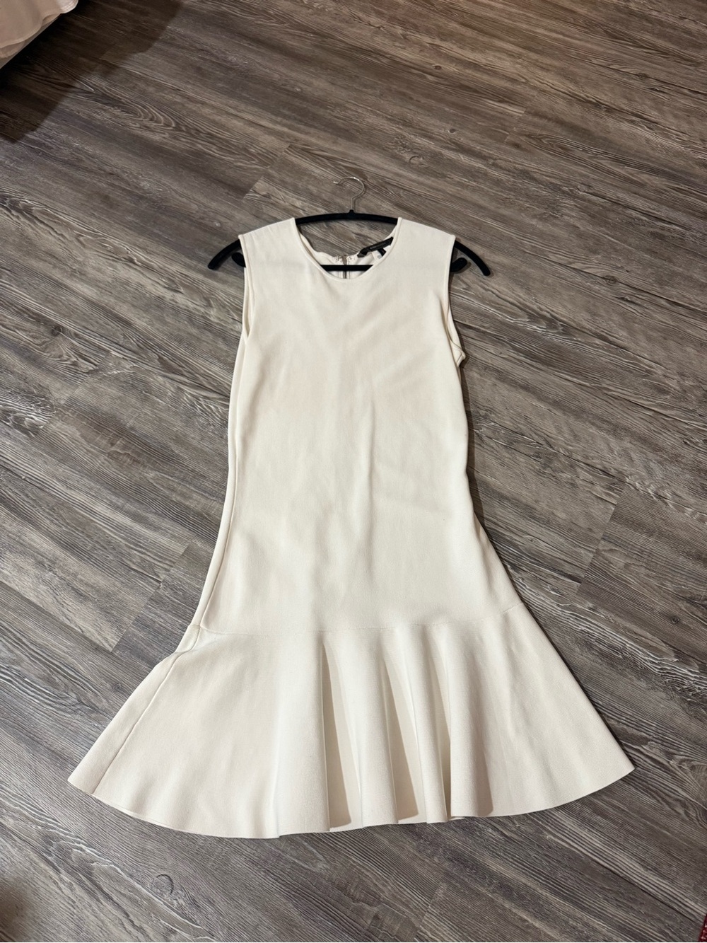 BCBGMaxAzria Cream Sleeveless Flare-Hem Midi Dress